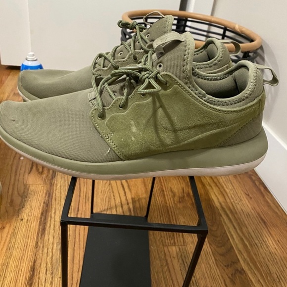 Nike Roshe size 9.5 - Picture 2 of 3